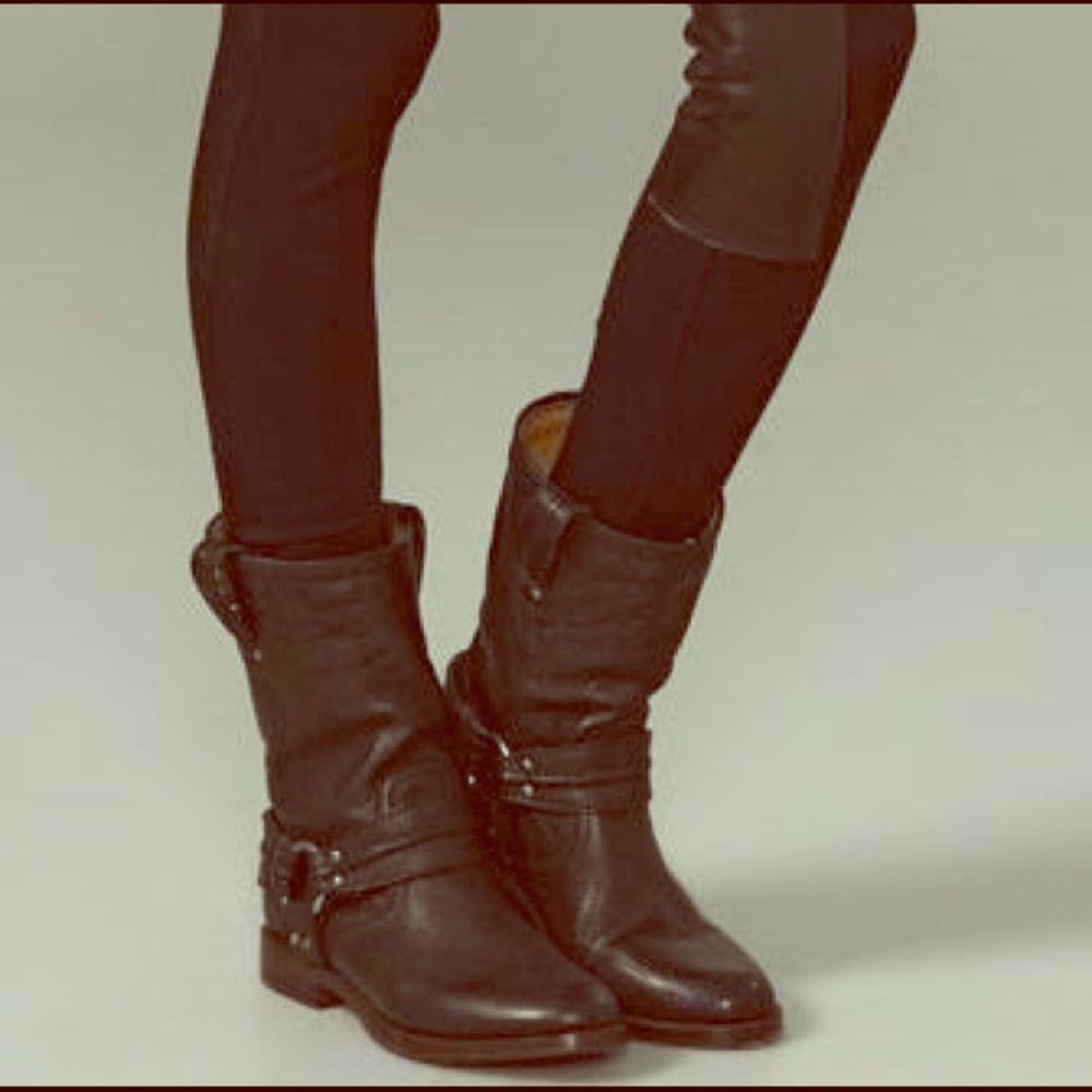 Frye Maxine Trapunto shortie Carson Harness boot