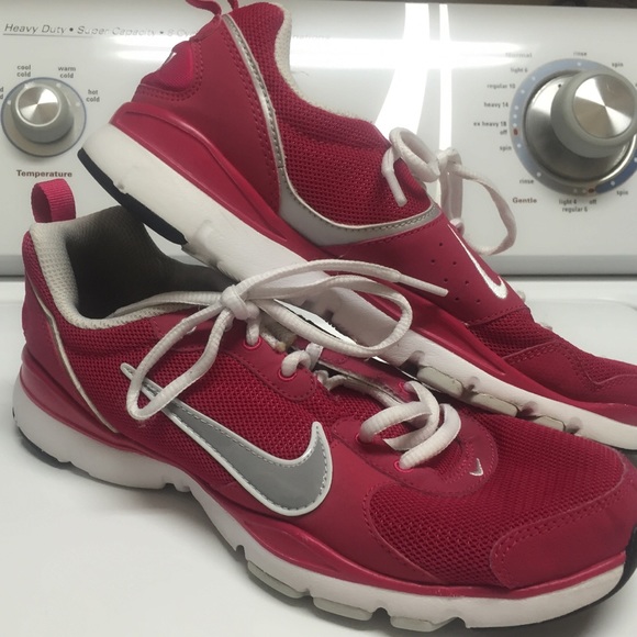Women's NIKE FLEXTR training shoes size 8