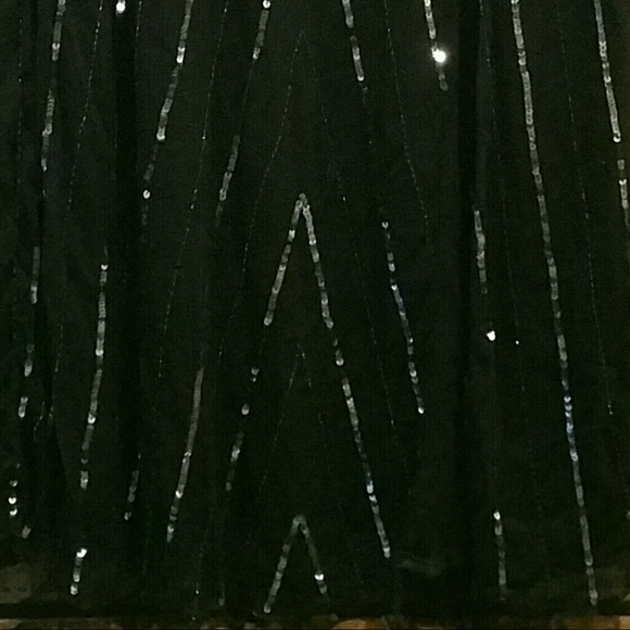Additional Pictures of black sequined gown - Picture 2 of 4