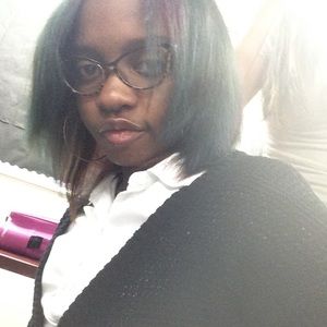 Meet your Posher, Rayven