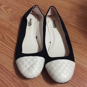 Black and pink flats