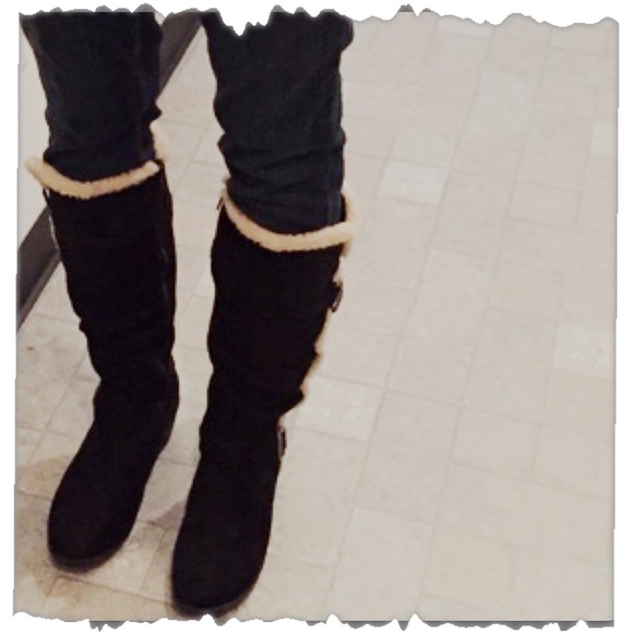 Shoes - 💞💞SALE💞💞Bucco brand faux fur wedge boot