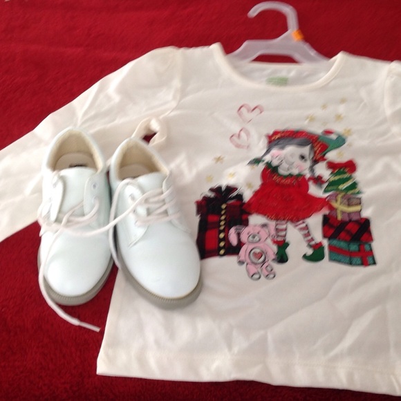 Christmas shirt and pair of shoes! - Picture 1 of 4