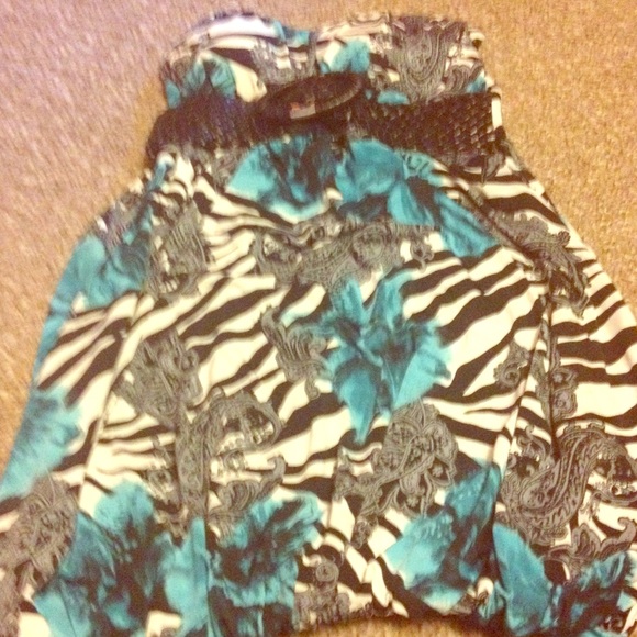 Rue 21 small tube top shirt