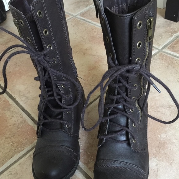 Combat boots