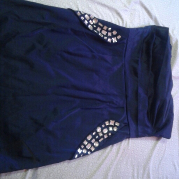 Navy strapless sweetheart mini dress
