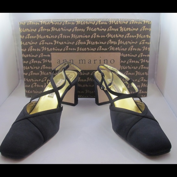 Ann Marino Black Fabric Pumps - Picture 2 of 3