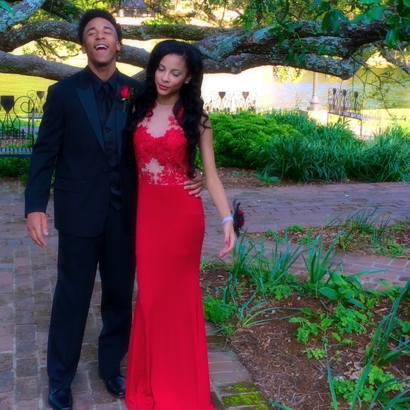 Selling lace red prom dress