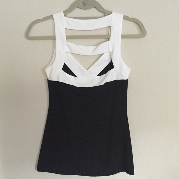 Black/White Cage Back Top - Picture 2 of 2