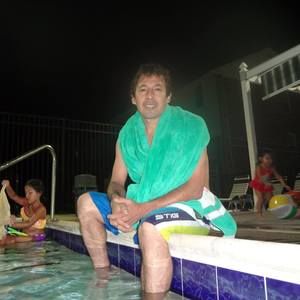 Meet your Posher, Carlos