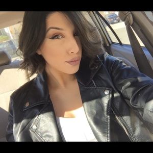 Meet your Posher, Alyson