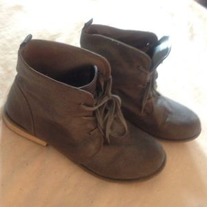 Perfect condition dark grey lace up boots !