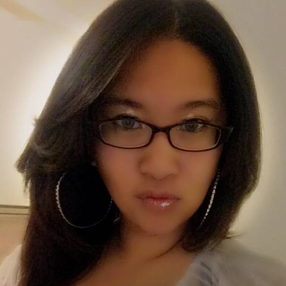 Meet your Posher, Stephanie - Picture 1 of 1