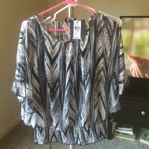 Blouse, shirt like.