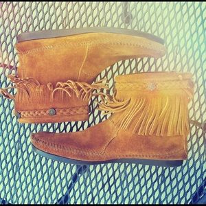 Minnetonka back zip ankle bootie