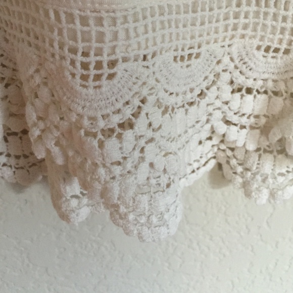 Lace Cream Top - Picture 3 of 4