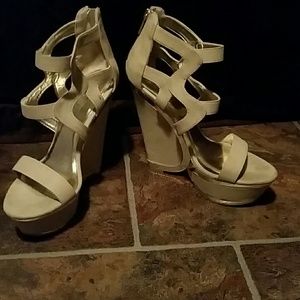 Tan/Gold Cutout Wedges