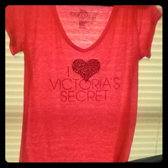 I ?? Victoria secret shirt