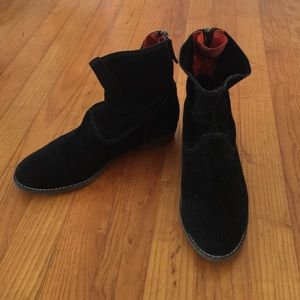 Suede DV Flat Booties