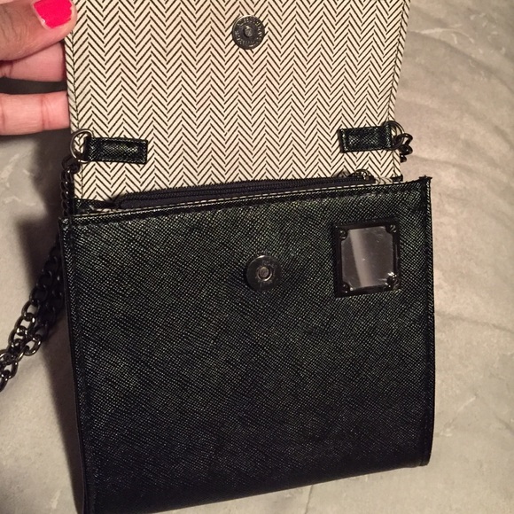 Textured Charcoal Gray Steve Madden Cross Body - Picture 4 of 4
