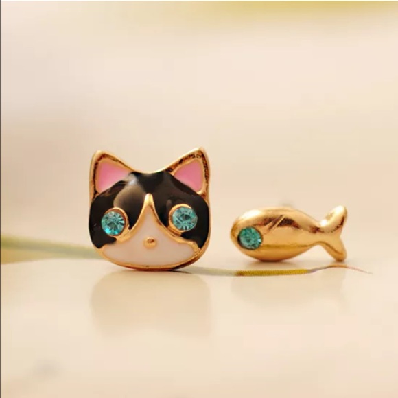 Accessories - Cute stud earrings