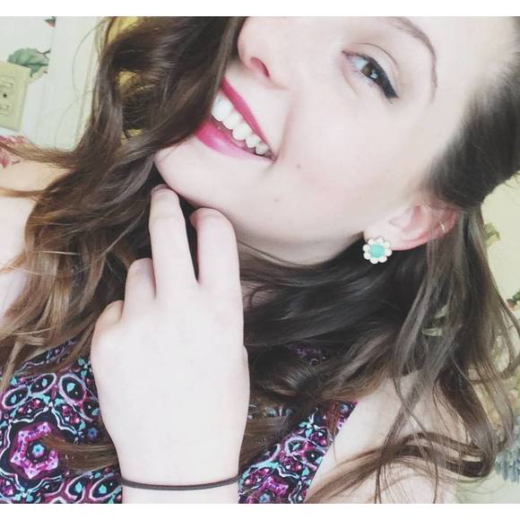 Meet your Posher, Becca