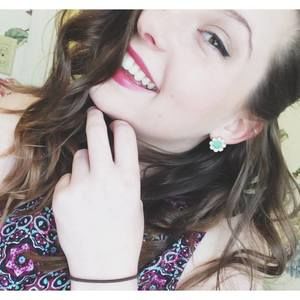 Meet your Posher, Becca