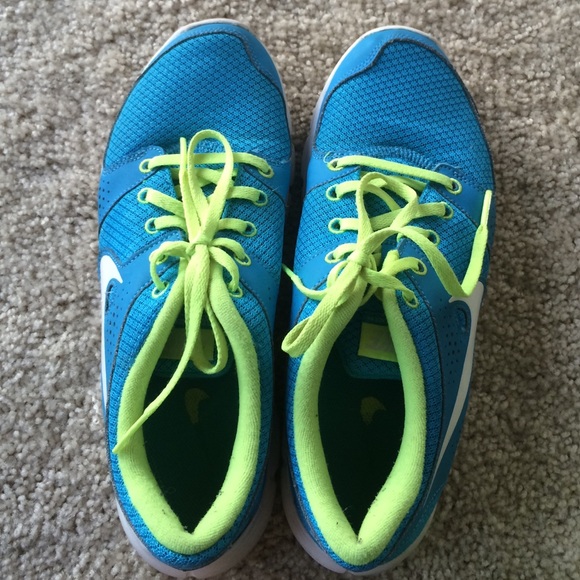 Nikes - Picture 4 of 4