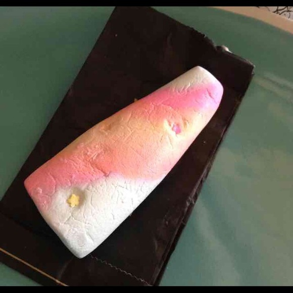 Lush unicorn horn bubble bar