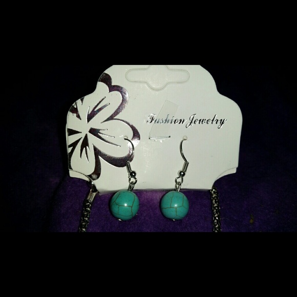 Turquoise Turtle Necklace and earrings. - Picture 2 of 3