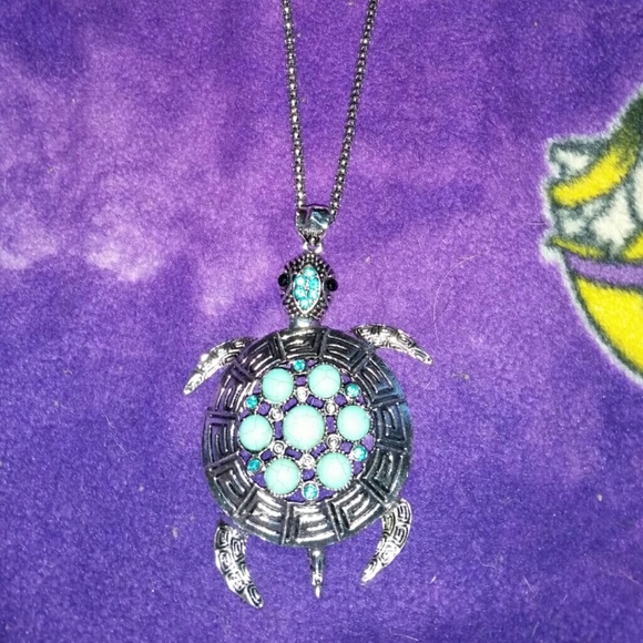 Turquoise Turtle Necklace and earrings. - Picture 3 of 3
