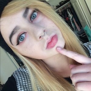 Meet your Posher, Brooke