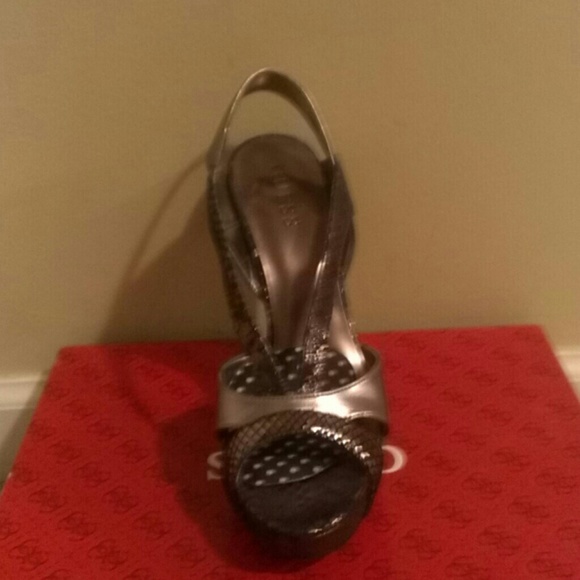 Shoes - Picture 2 of 3