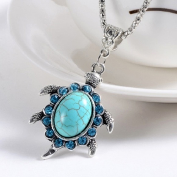 Jewelry - LAST ONE-- NEW Turtle Necklace