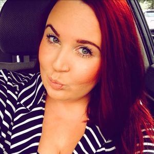 Meet your Posher, Caitlin