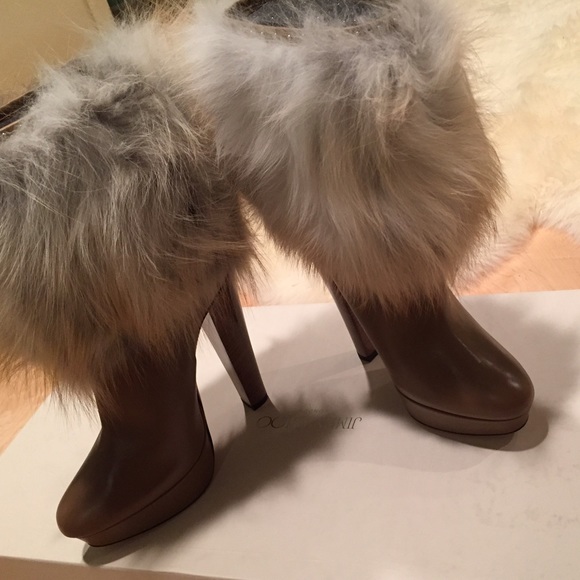 Stunning fox fur and leather Jimmy choo boots - Picture 2 of 4