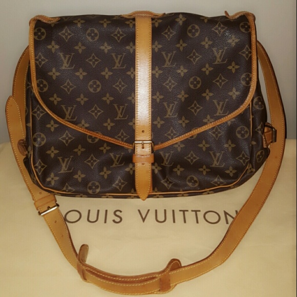 🚫SOLD Authentic Louis Vuitton Saumur 35