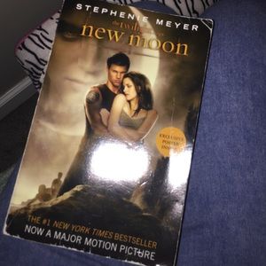 Twilight: New Moon book