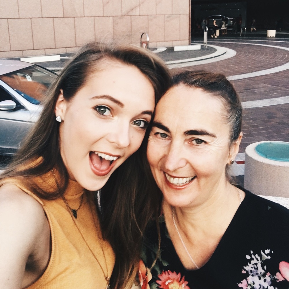 Meet your Poshers, Olga & Elena
