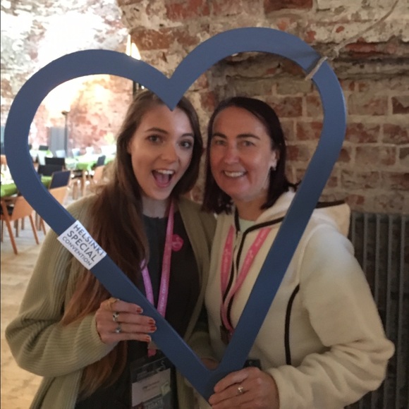 Meet your Poshers, Olga & Elena - Picture 2 of 3