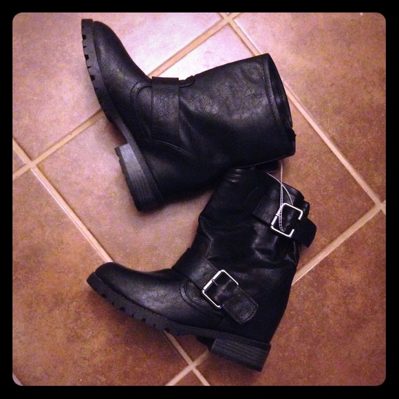 Black Boots