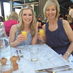 Meet your Posher, Danielle