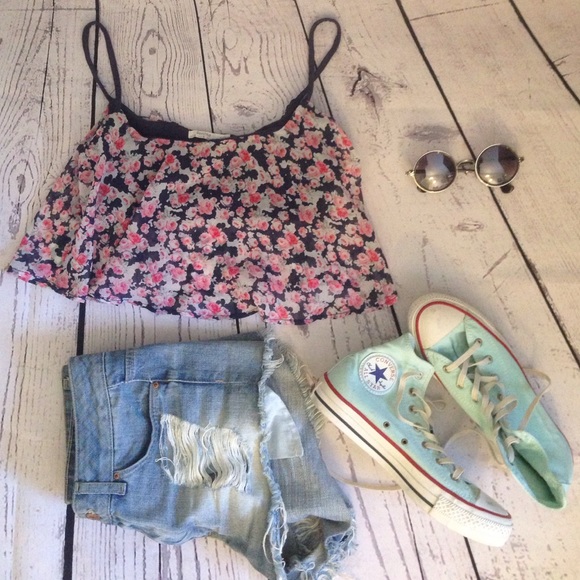 Bershka floral crop top 🌸