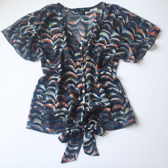 Sheer Patterned Blouse - Picture 2 of 3