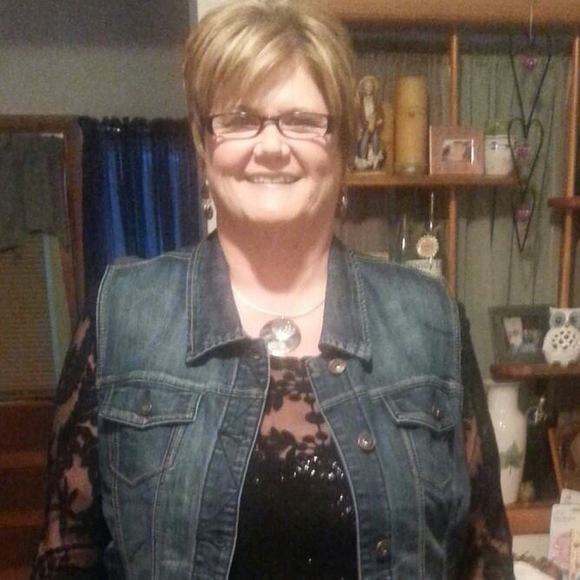 Meet your Posher, Denise - Picture 1 of 1