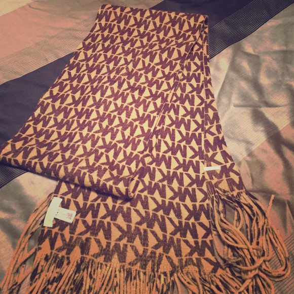 Micheal Kors Scarf