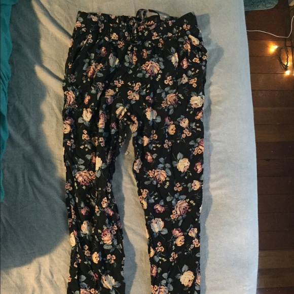 PacSun Floral Pants - Picture 3 of 3