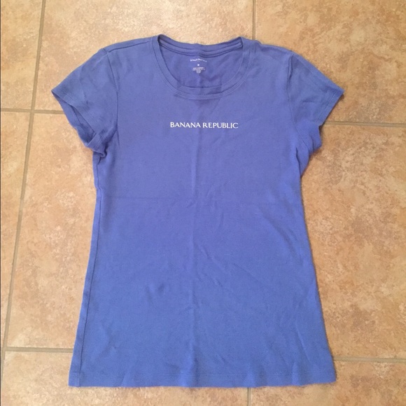 banana republic t shirt