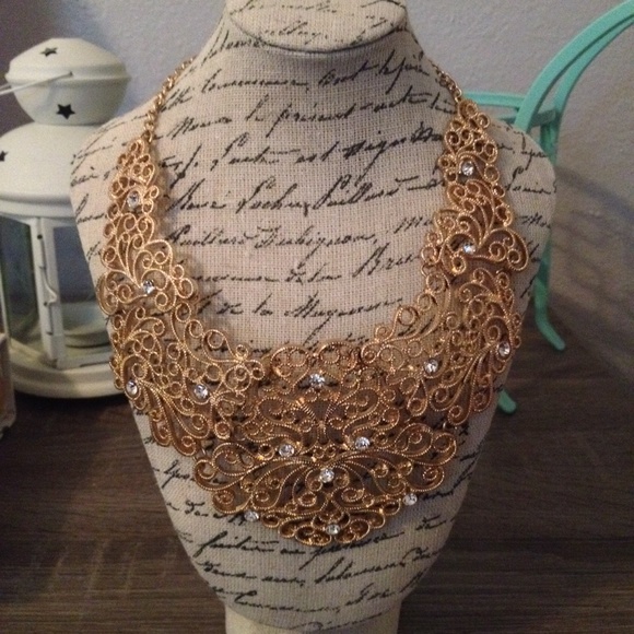 Gold & swirls statement necklace