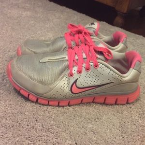 Nike Freewalk Tennis shoes